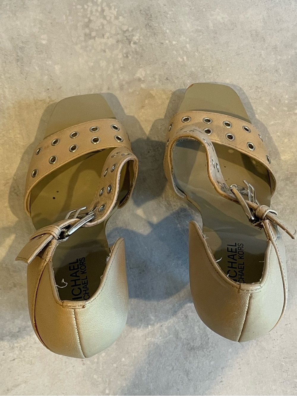 Michael kors beige leather heels - Picture 4 of 6